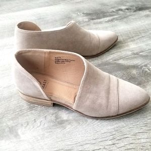 Beast Fashion Flats